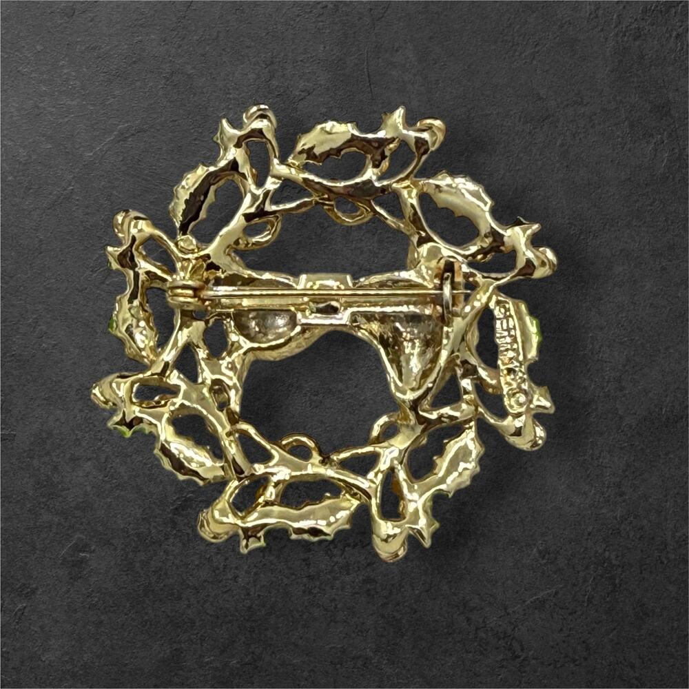 Vintage Holiday Reindeer Christmas Wreath Brooch Goldtone Enamel Signed Gerry’s - Picture 3 of 6